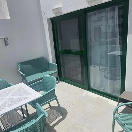 아파트 Alondras Luxury Paradise Fully Renovated 아로나